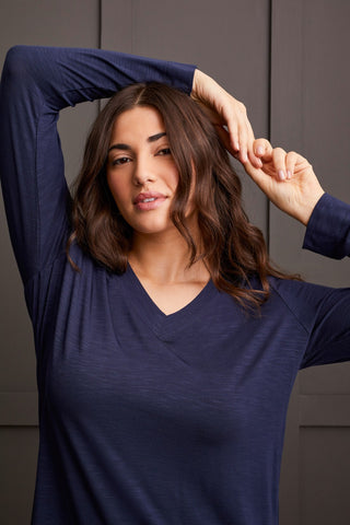 alt view 4 - LONG-SLEEVE V-NECK TOP WITH SIDE SLITS-Sapphire