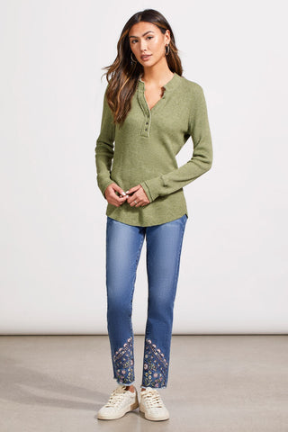 alt view 2 - SOFT WASHED WAFFLE HENLEY TOP WITH BUTTONS-H clover leaf